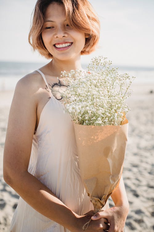 有关垂直拍摄, 女人, 有吸引力的免费素材图片