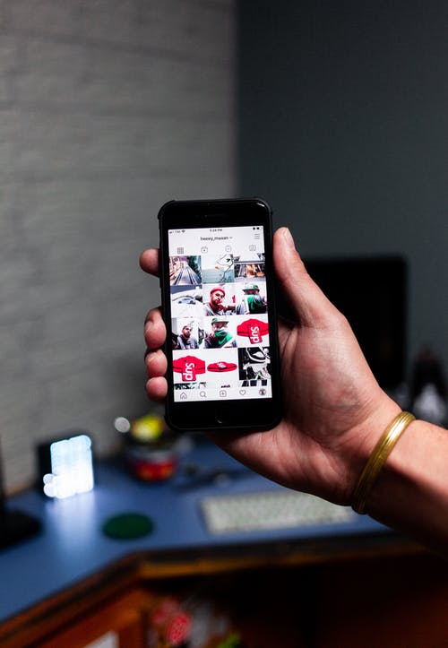 有关垂直拍摄, 手, 握住的免费素材图片