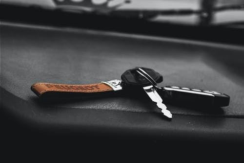 不锈钢车钥匙 · 免费素材图片