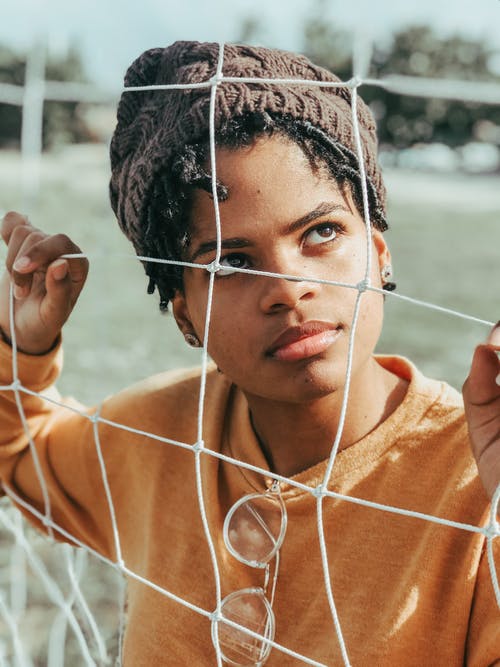 查找人穿着豆豆的照片 · 免费素材图片