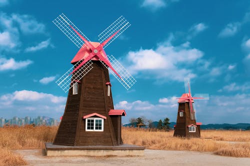 棕色和红色风车 · 免费素材图片