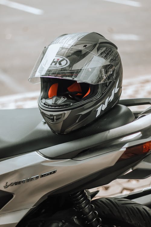 有关保护, 垂直拍摄, 头盔的免费素材图片