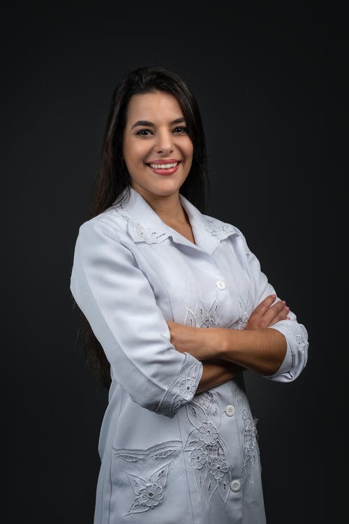 有关信心, 双臂交叉, 垂直拍摄的免费素材图片