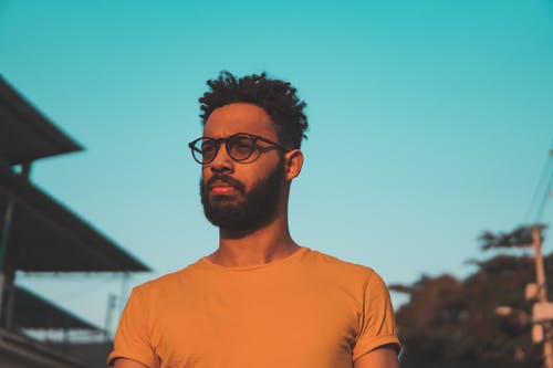 有关人, 圆领t恤, 有胡子的的免费素材图片