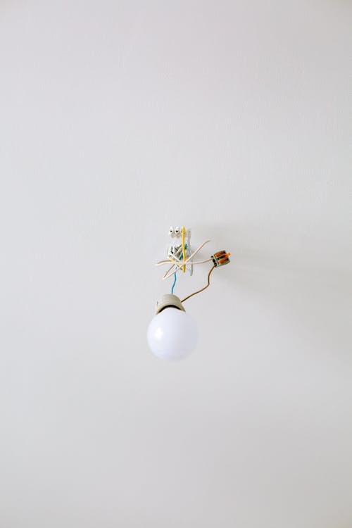 低角度拍摄的灯泡 · 免费素材图片
