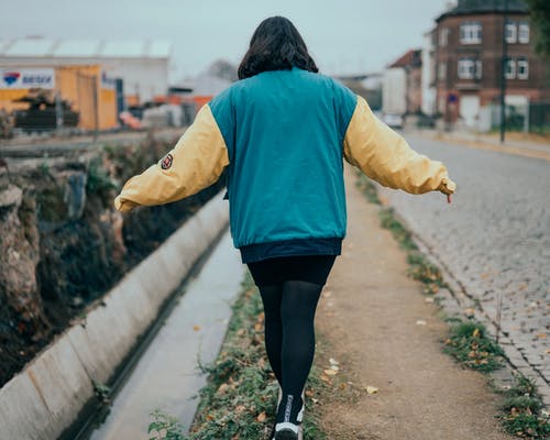 有关夹克, 女人, 後视图的免费素材图片