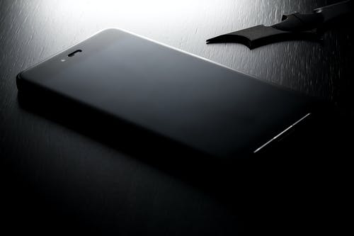 黑色android智能手机 · 免费素材图片