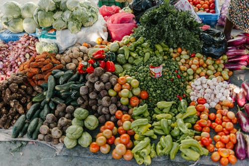 在街市上桩不同蔬菜 · 免费素材图片