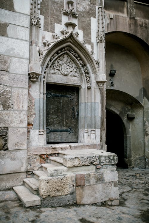 拱形的门和古代中世纪石城堡的通道 · 免费素材图片