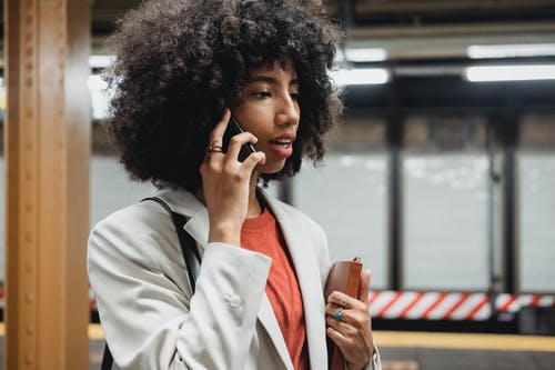 有关人, 握住, 爆炸头的免费素材图片