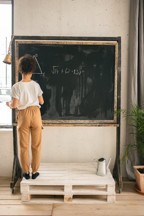 有关schoolkid, 三角形, 不露面的免费素材图片