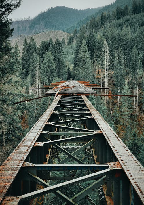 灰色金属桥 · 免费素材图片