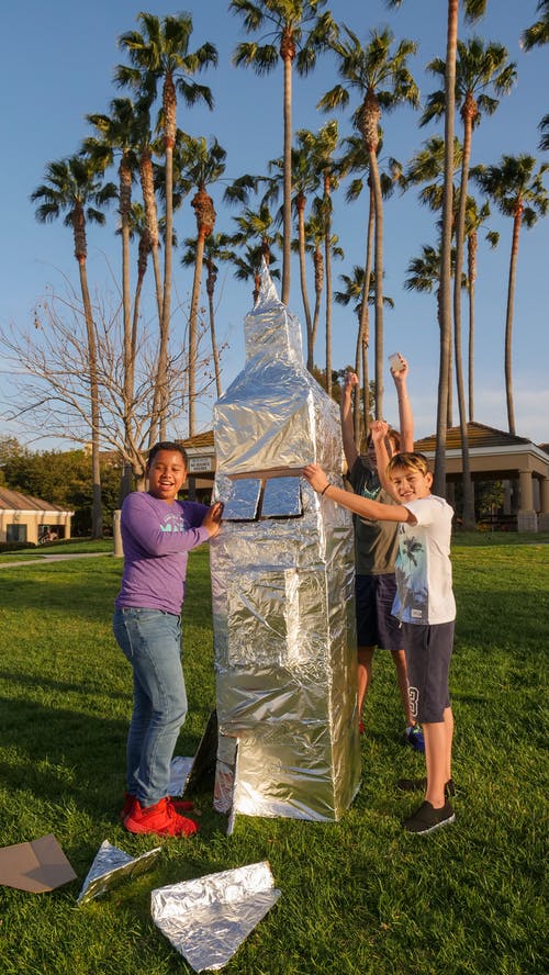 有关举起手臂, 垂直拍摄, 多样化的免费素材图片