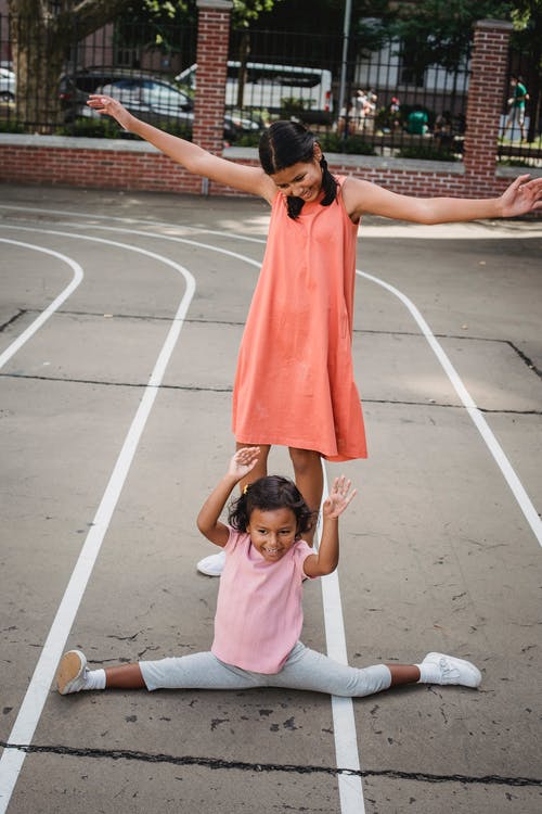 有关垂直拍摄, 孩子, 年轻的免费素材图片