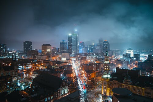 鸟瞰点燃的城市摄影 · 免费素材图片