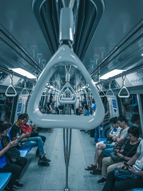 火车里的人 · 免费素材图片