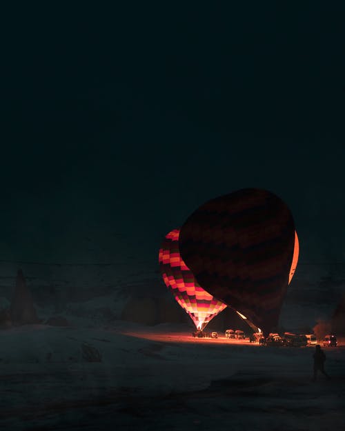 红色和黑色热气球 · 免费素材图片