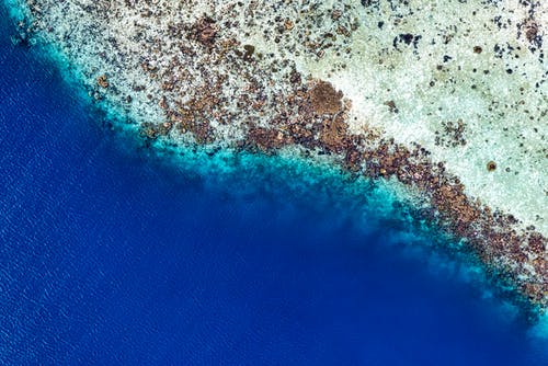 蓝色的水体 · 免费素材图片