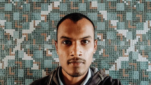 一个男人的照片 · 免费素材图片