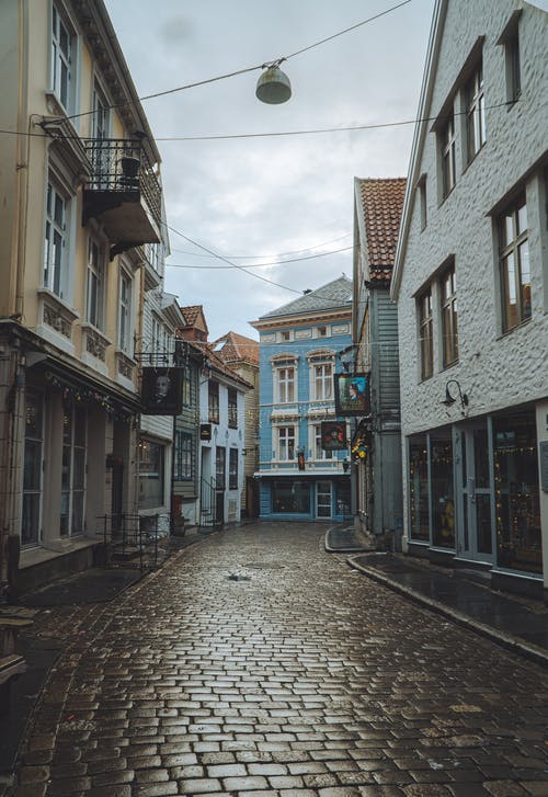 混凝土建筑 · 免费素材图片