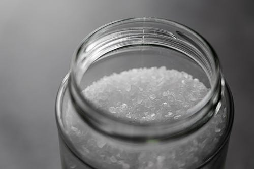 盐在玻璃罐子里的照片 · 免费素材图片