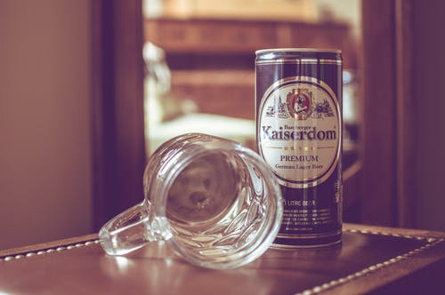 皇帝啤酒罐 · 免费素材图片
