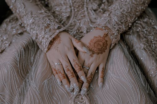 有关女人, 戒指, 手的免费素材图片