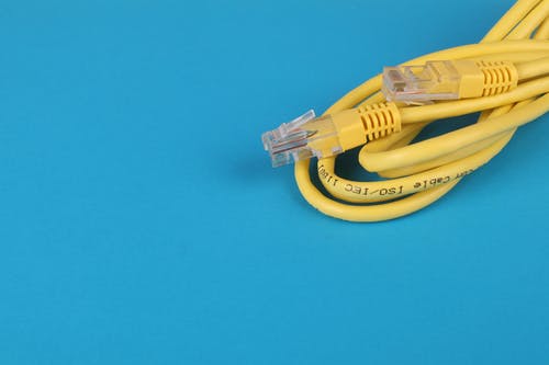 黄色电缆 · 免费素材图片