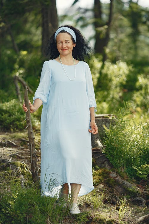 有关女人, 微笑, 户外的免费素材图片