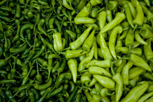 聚焦照片上的绿色辣椒 · 免费素材图片