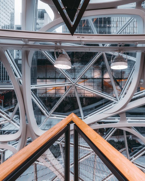 橙色和灰色金属框 · 免费素材图片