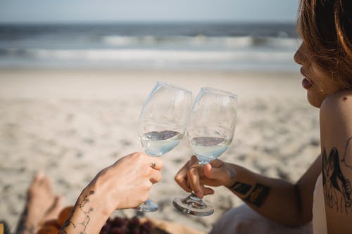 有关乾杯, 休闲, 女人的免费素材图片