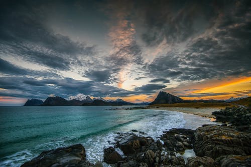 黎明时分海边风景 · 免费素材图片