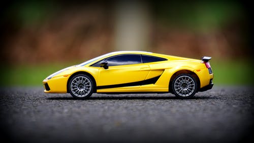 黄色压铸玩具跑车 · 免费素材图片