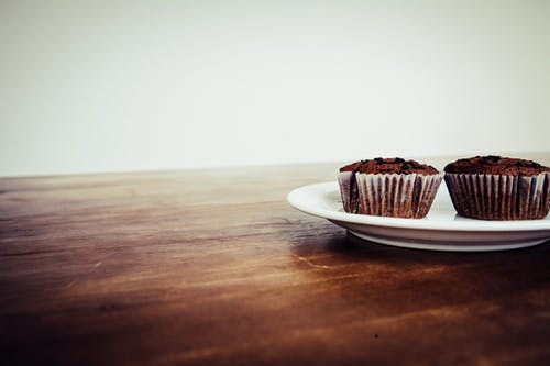 有关巧克力, 杯子小蛋糕, 甜食的免费素材图片