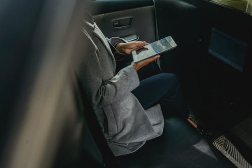 有关3C用品, 上网, 不露面的免费素材图片