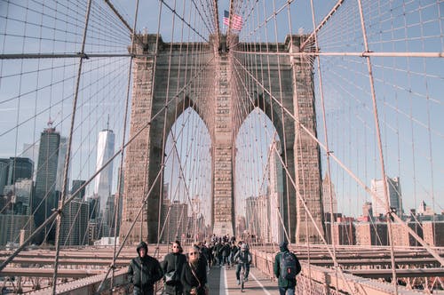 布鲁克林大桥上的peole · 免费素材图片