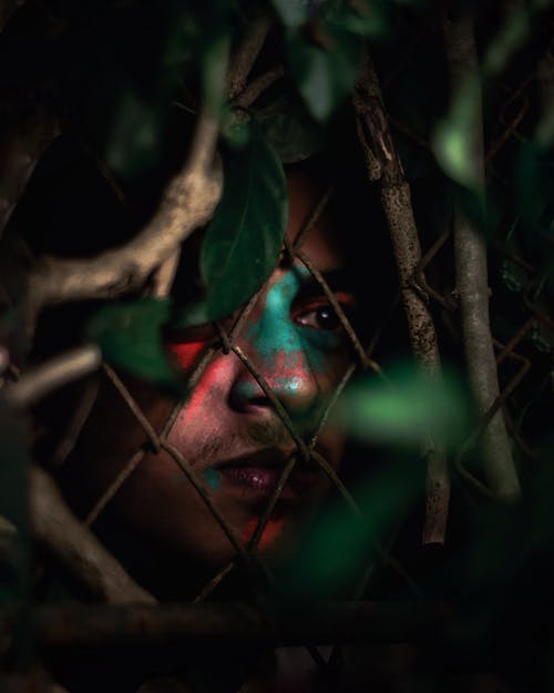 人脸的选择性聚焦照片 · 免费素材图片