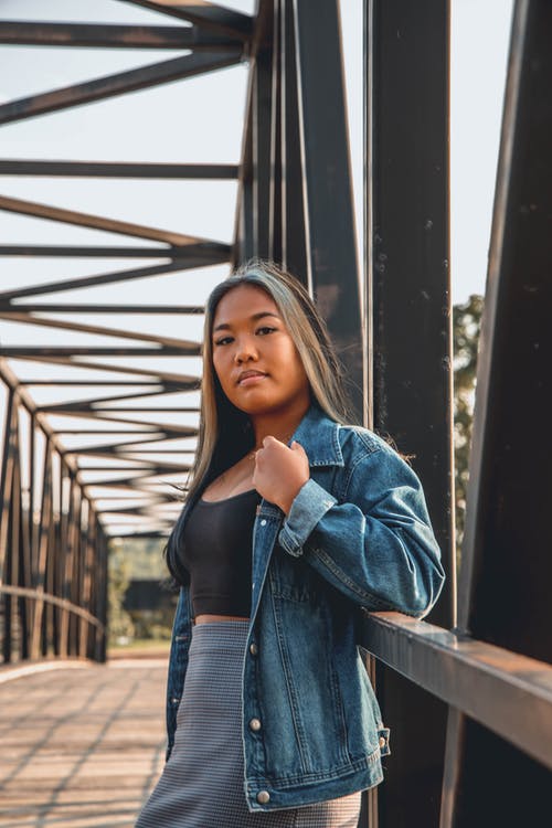 有关中空装, 人, 垂直拍摄的免费素材图片