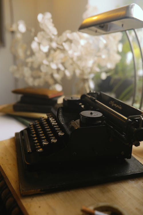 有关垂直拍摄, 室内, 复古打字机的免费素材图片