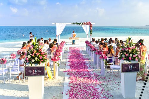 白天的沙滩婚礼 · 免费素材图片