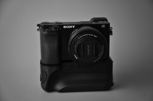 黑色索尼相机的摄影特写 · 免费素材图片