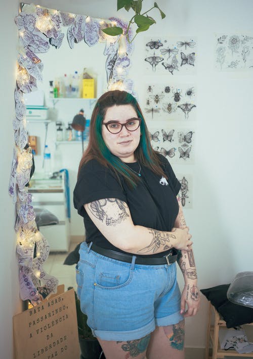 有关休闲装, 刺青, 垂直拍摄的免费素材图片