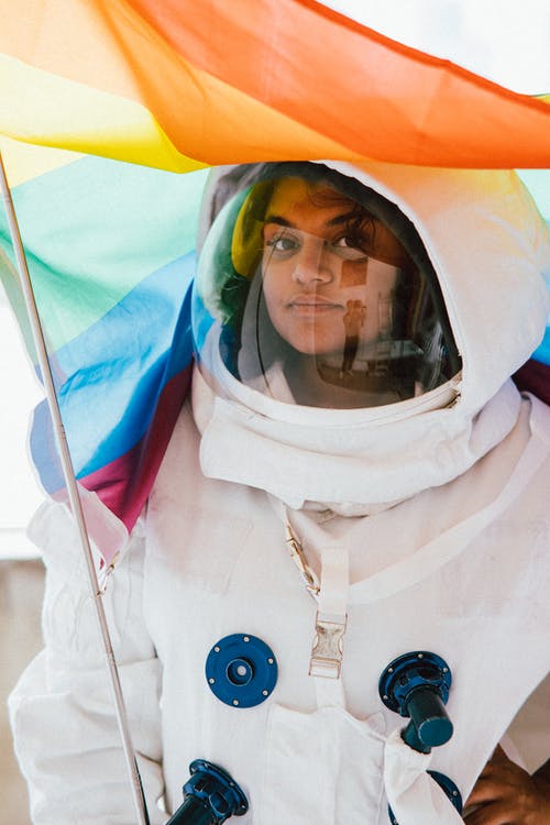 太空服的女人 · 免费素材图片