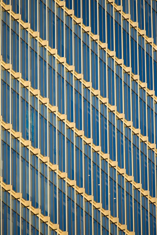 建筑和蓝色玻璃窗 · 免费素材图片
