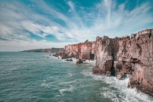海洋旁的悬崖 · 免费素材图片