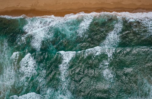 白天海洋鸟瞰图 · 免费素材图片