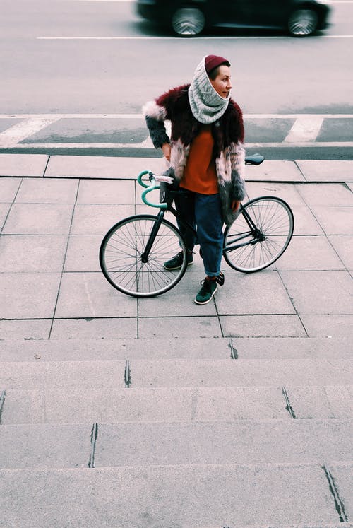 人骑自行车的摄影 · 免费素材图片