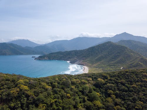 白天山的风景 · 免费素材图片