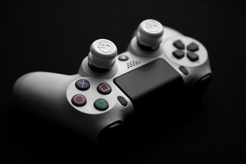 白色xbox One游戏控制器 · 免费素材图片